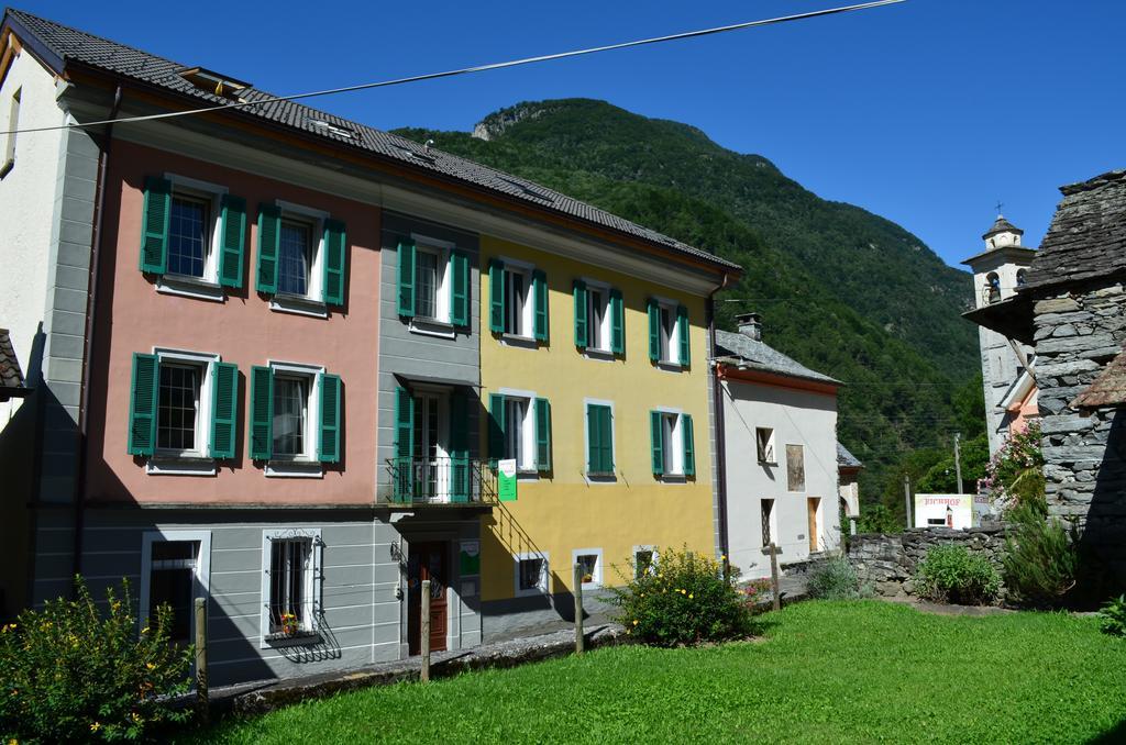 Hotel Garni Maggia Giumaglio エクステリア 写真