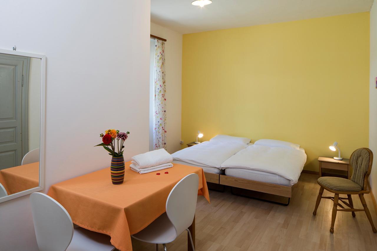 Hotel Garni Maggia Giumaglio エクステリア 写真