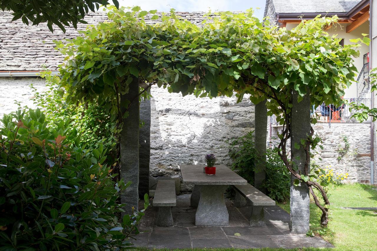 Hotel Garni Maggia Giumaglio エクステリア 写真